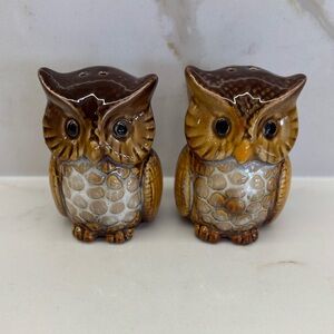 Vintage Style Brown Glazed Owl Salt and Pepper Shakers Collectible